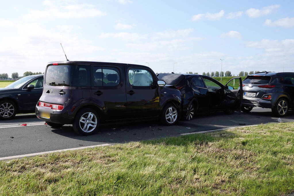 Drie auto's betrokken bij kettingbotsing