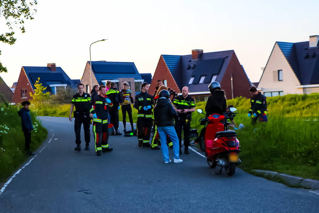 Brommerrijder en wielrenner ten val na botsing