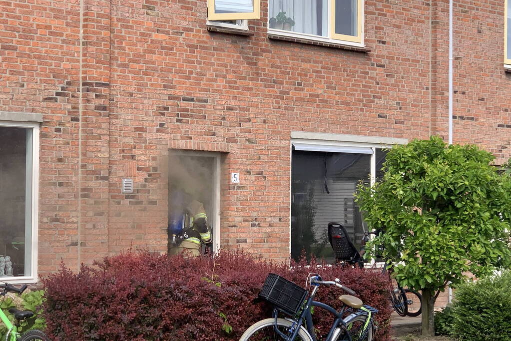 Twee kinderen nagekeken na woningbrand