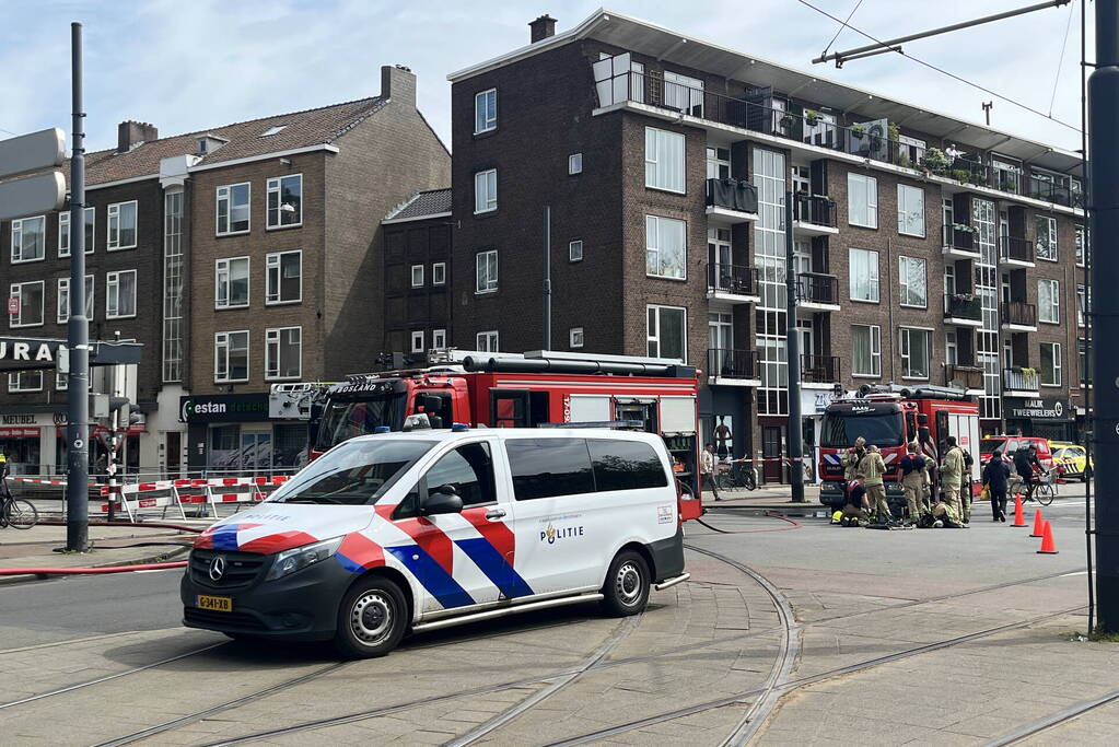 Versnijdingspand en meerdere vuurwapens aangetroffen na brand