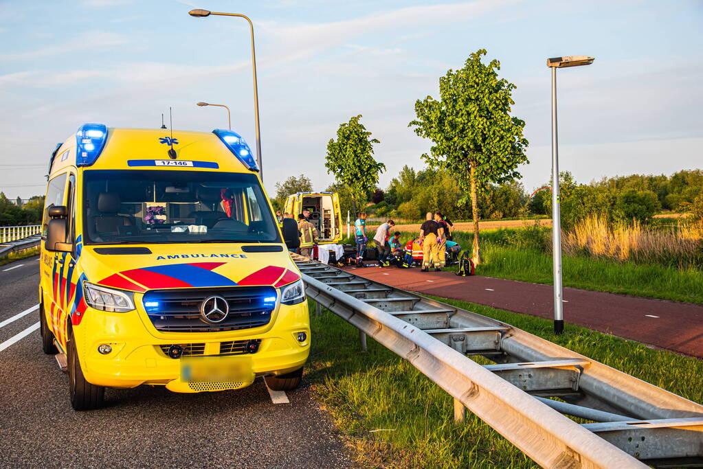 Scooterrijder ernstig gewond na frontale botsing tegen boom