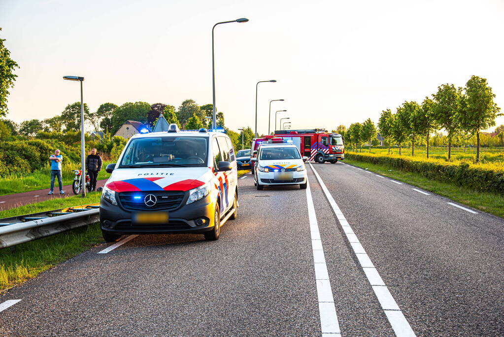 Scooterrijder ernstig gewond na frontale botsing tegen boom