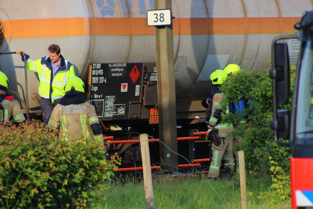 Brandweer ingezet voor mogelijke treinbrand