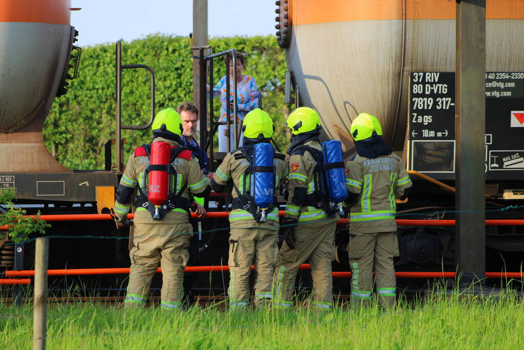 Brandweer ingezet voor mogelijke treinbrand