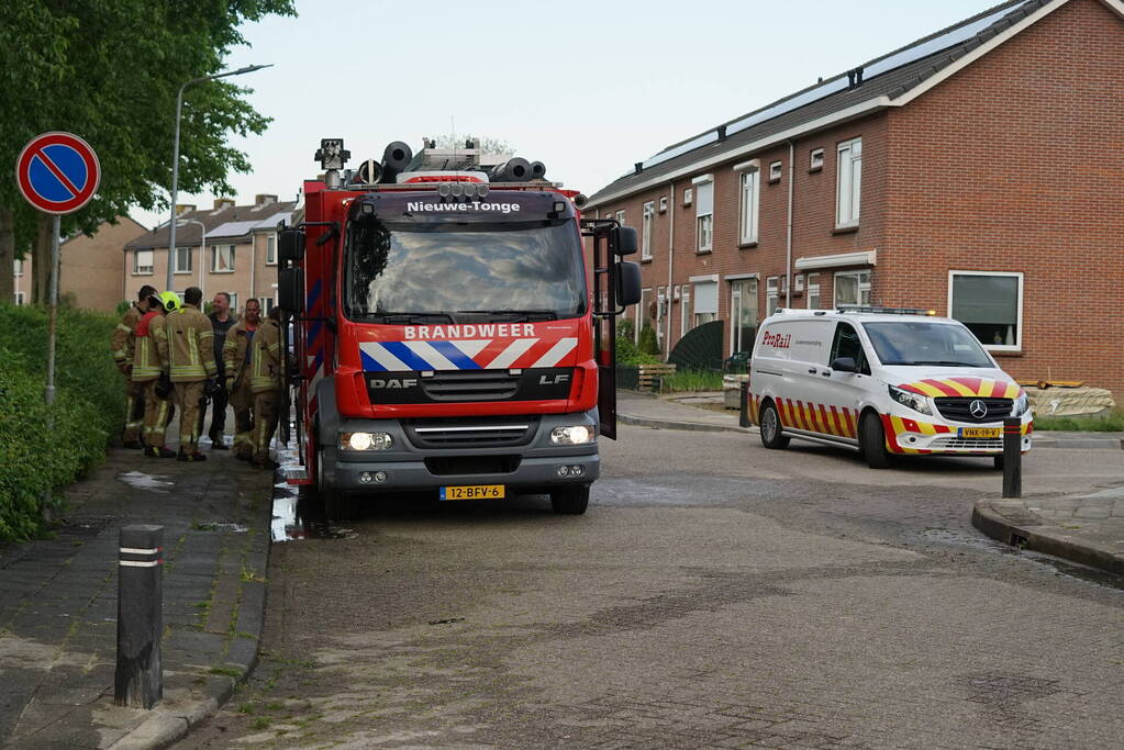 Voertuig brandt uit, politie doet onderzoek