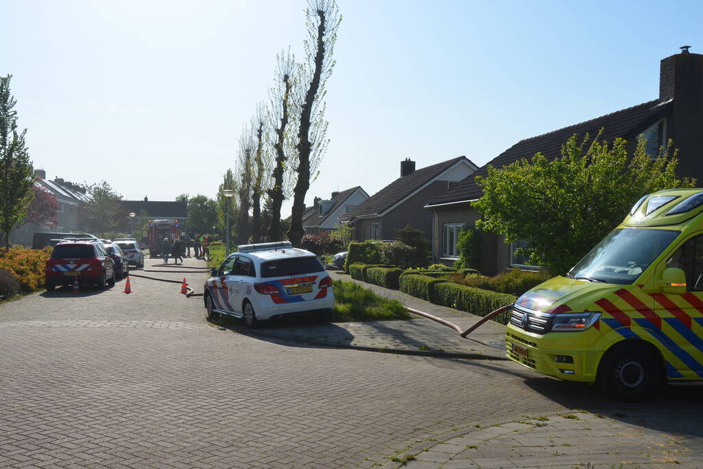Hevige brand in keuken van woning