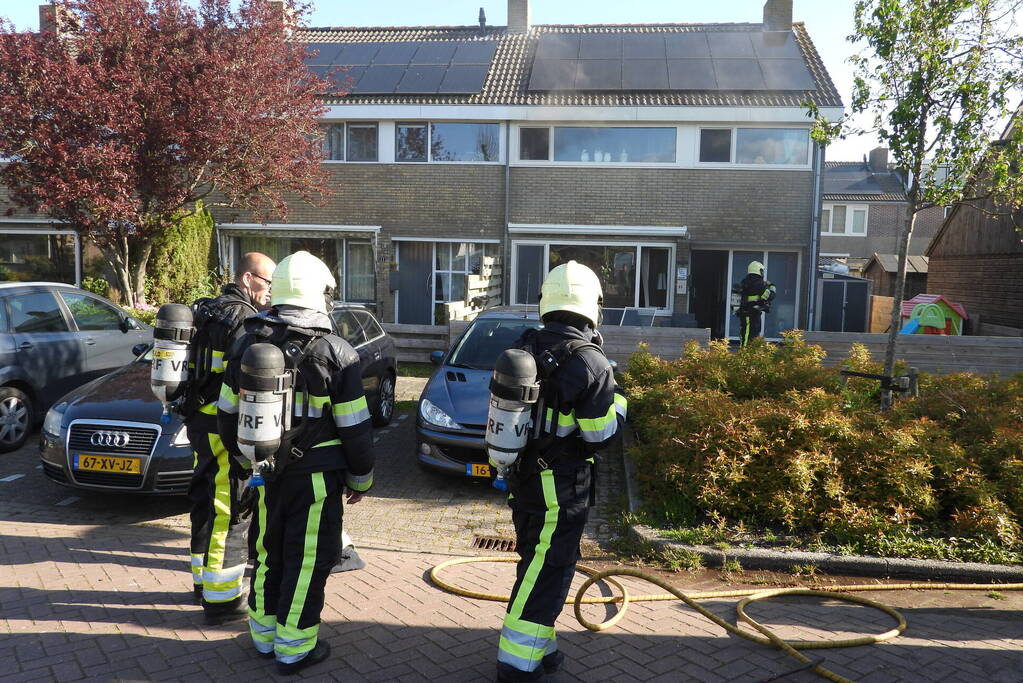 Hevige brand in keuken van woning