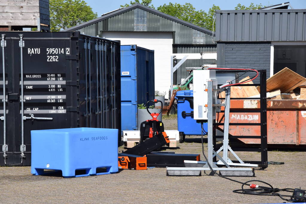 Accu's voor zonnepanelen vatten vlam in loods