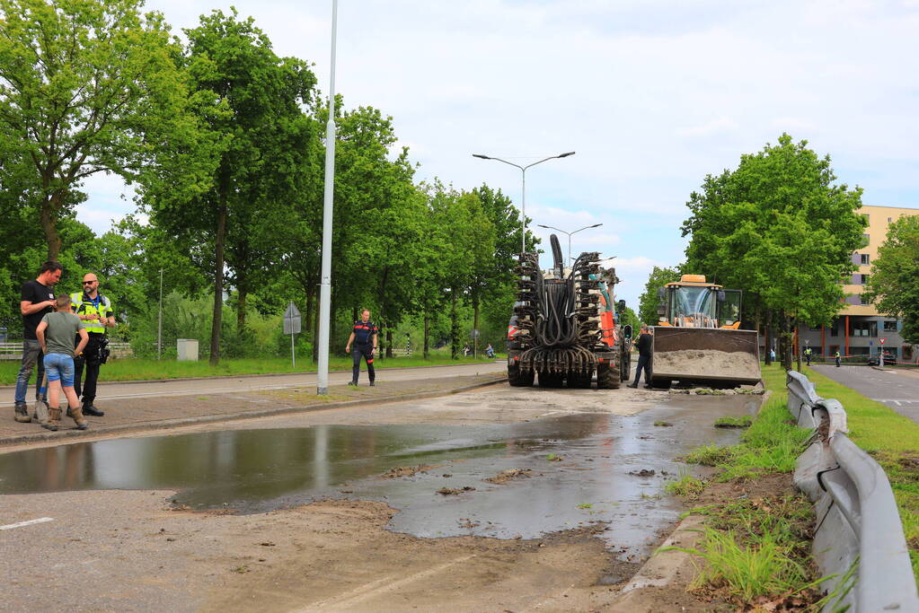 Giertank met 7000 liter stront gekanteld