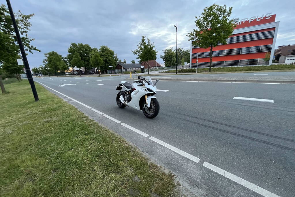 Motorrijder komt ten val