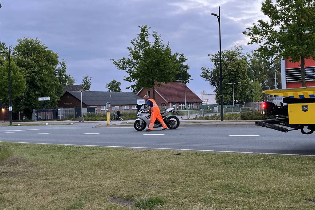 Motorrijder komt ten val