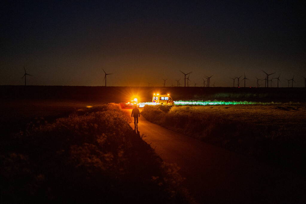 Automobilist belandt in sloot en raakt gewond