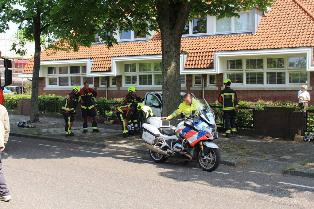 Eenzijdig ongeval met boom