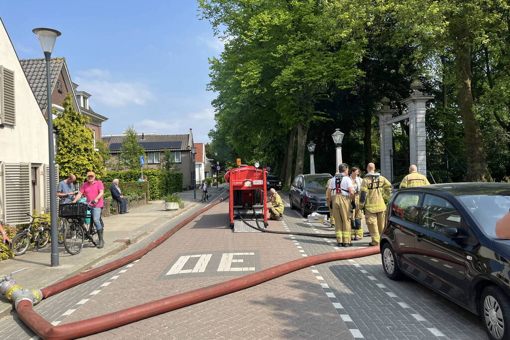 Brand in schuur op woonerf