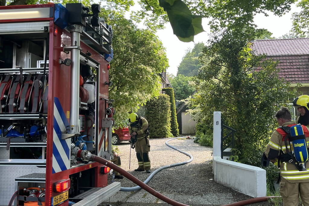 Brand in schuur op woonerf