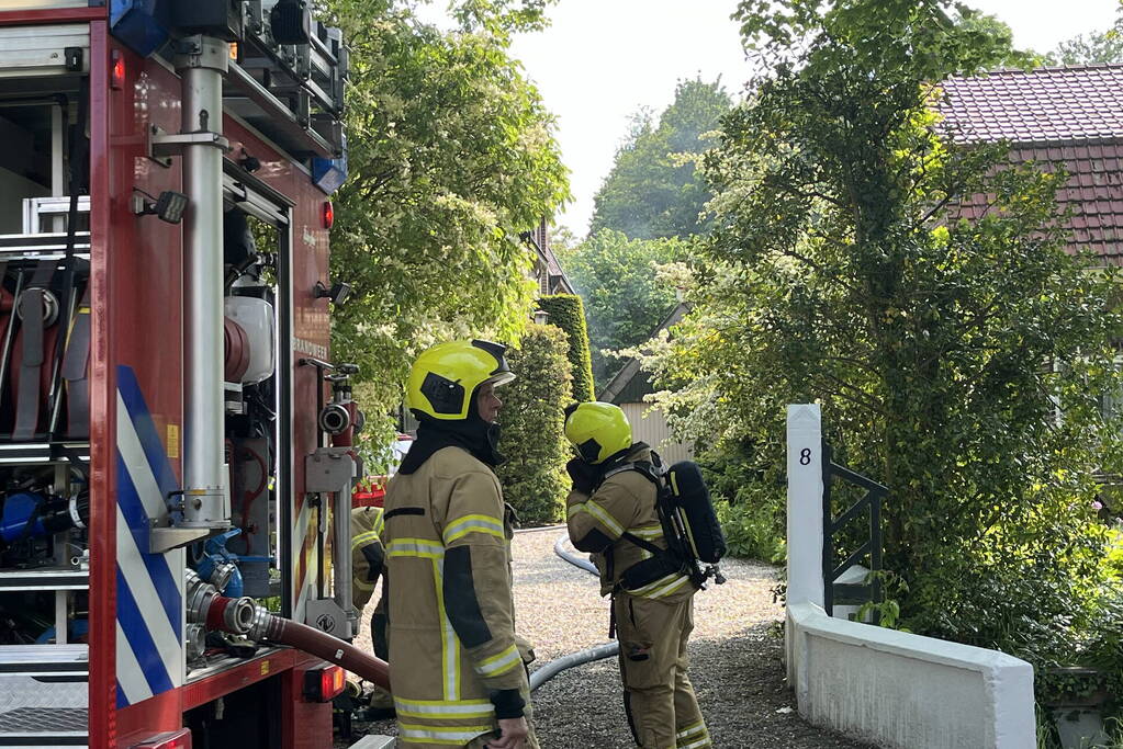 Brand in schuur op woonerf