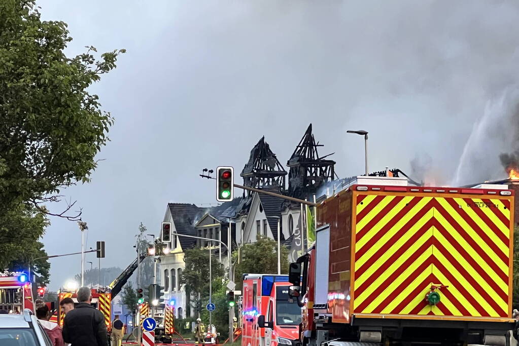 Nederlandse brandweer assisteert bij enorme brand in Duitsland