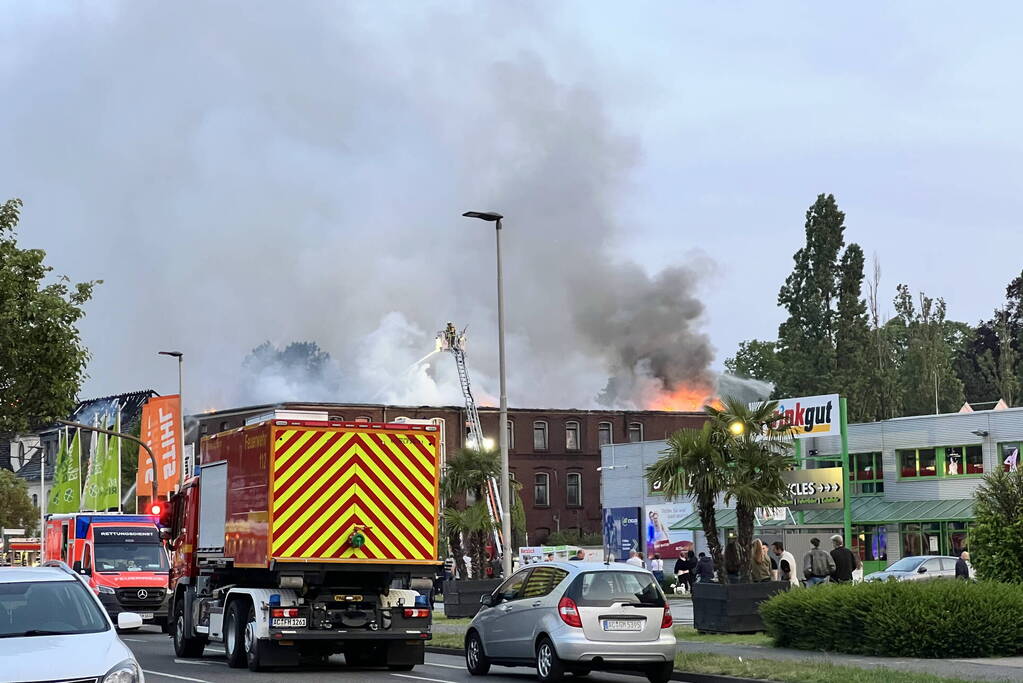 Nederlandse brandweer assisteert bij enorme brand in Duitsland