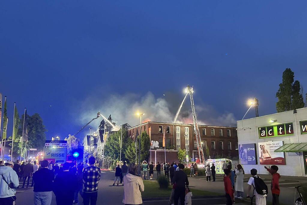 Nederlandse brandweer assisteert bij enorme brand in Duitsland