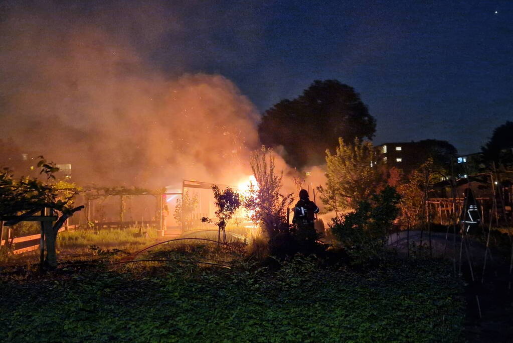 Tuinhuis in as na felle brand