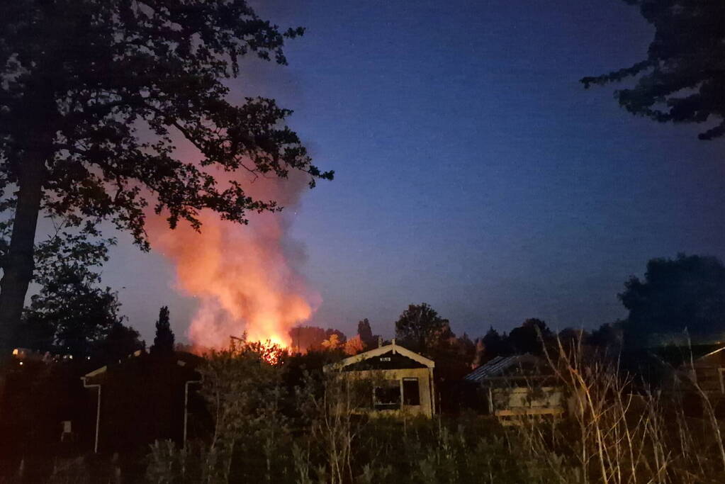 Tuinhuis in as na felle brand