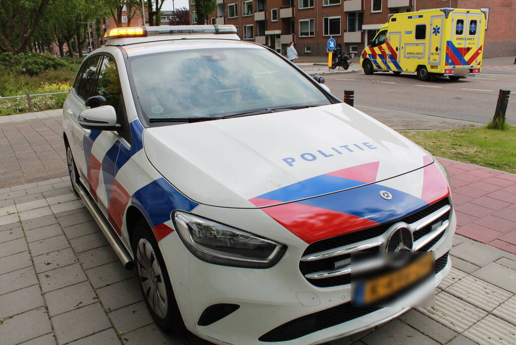 Vrouw gewond bij aanrijding met scooterrijder