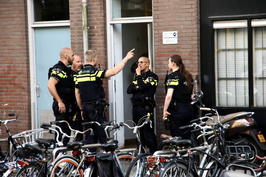 Twee aanhoudingen na schoten op woning