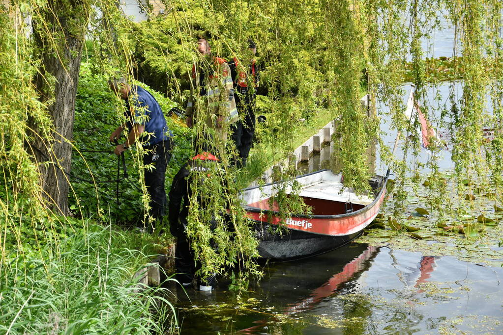 Brandweerduiker ingezet na losdrijvend bootje