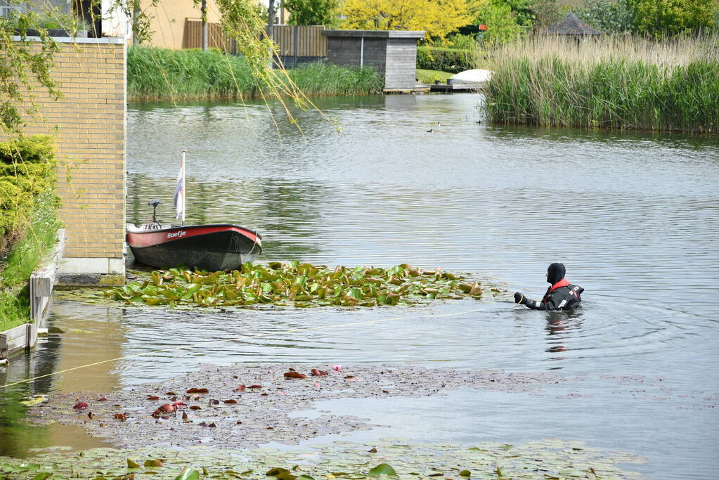 Brandweerduiker ingezet na losdrijvend bootje