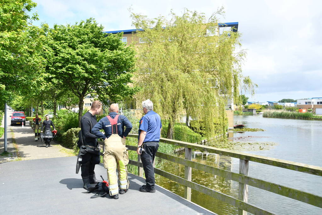 Brandweerduiker ingezet na losdrijvend bootje