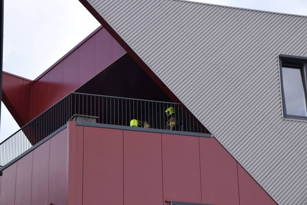 Tuinmeubilair gaat in vlammen op dakterras