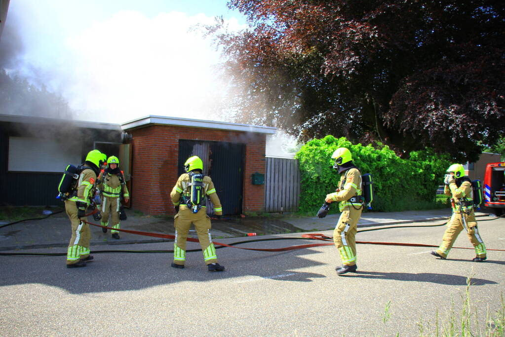 Onkruidbestrijding eindigt in garagebrand
