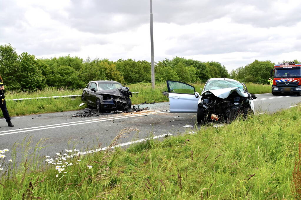 Ernstige aanrijding tussen twee voertuigen