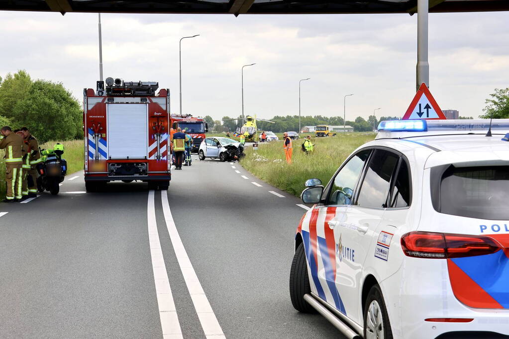Ernstige aanrijding tussen twee voertuigen