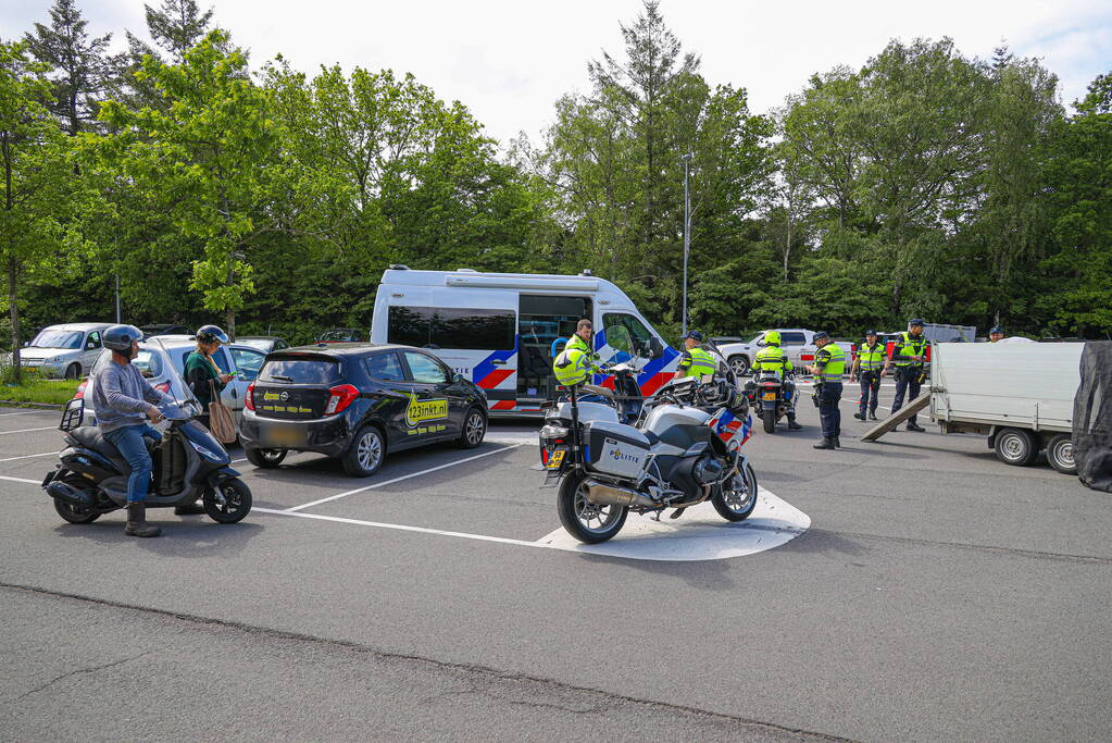 Politie houdt verkeerscontrole