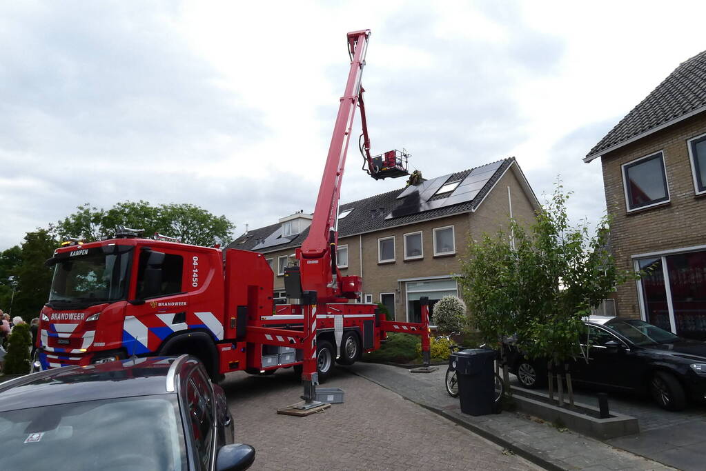 Brandweer redt vastzittende vogel