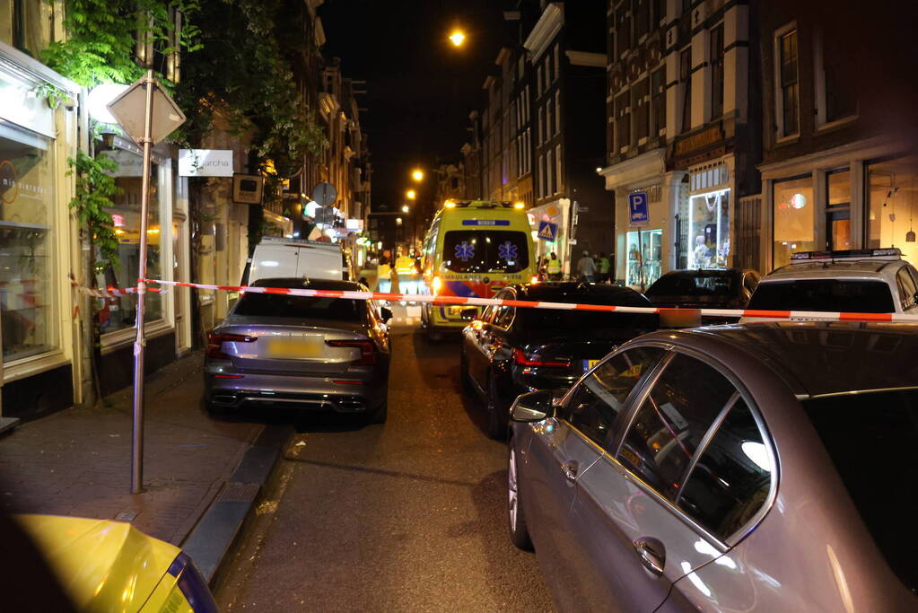 Arrestatieteam doet inval in woning