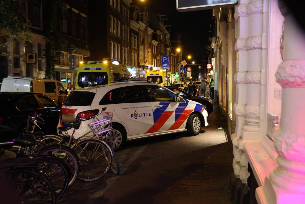 Arrestatieteam doet inval in woning