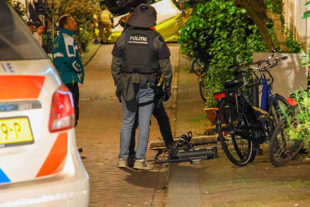 Arrestatieteam doet inval in woning