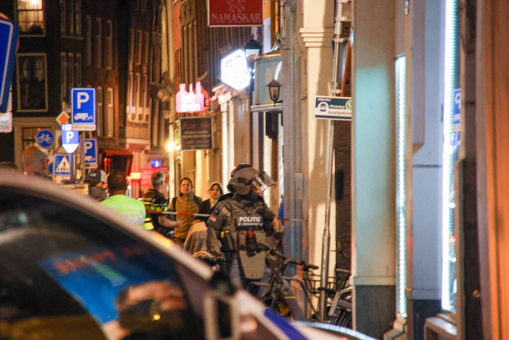 Arrestatieteam doet inval in woning