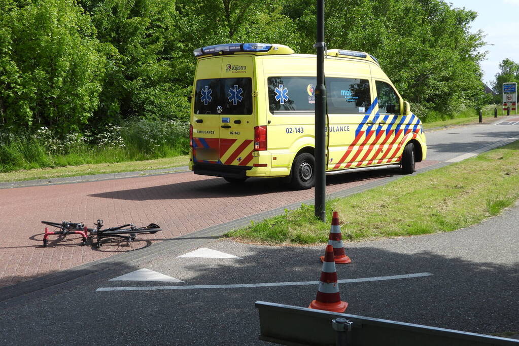 Wielrenner gewond bij aanrijding met auto