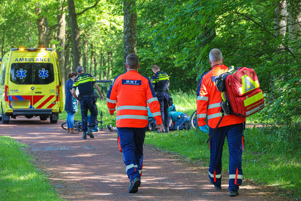 Fietser buitenbewustzijn na botsing