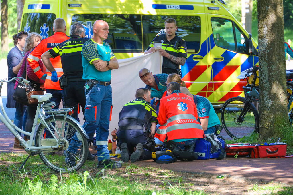 Fietser buitenbewustzijn na botsing
