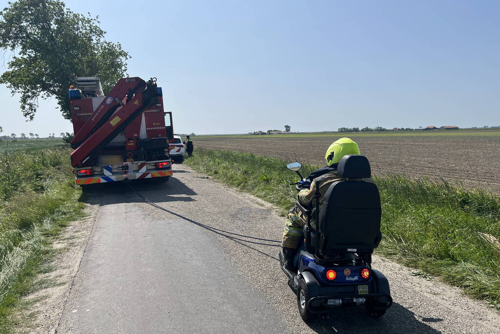 Man belandt met scootmobiel in sloot