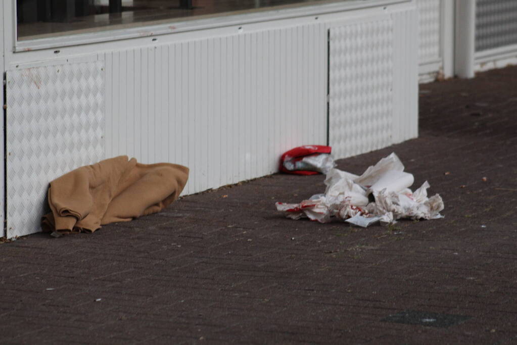 Gewonde en aanhouding bij melding steekpartij