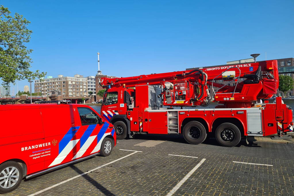Zoekactie na melding persoon te water