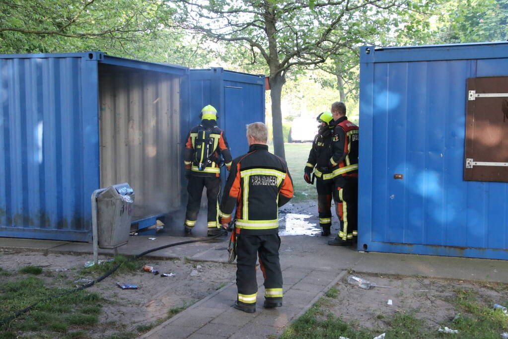 Brandend afval snel geblust