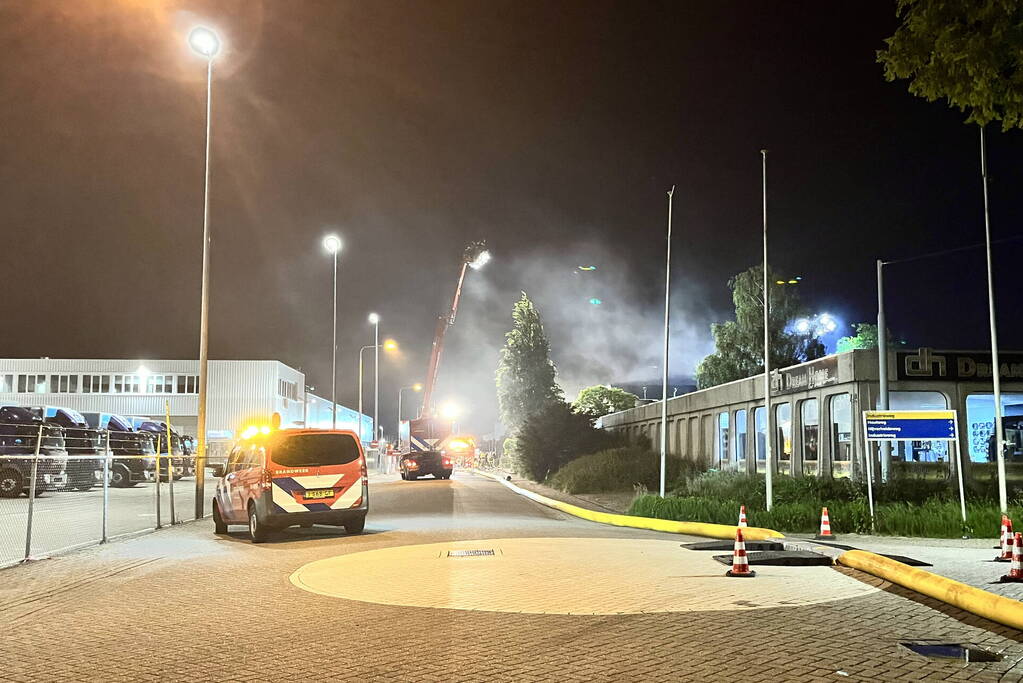 Flinke brand in meubelfabriek