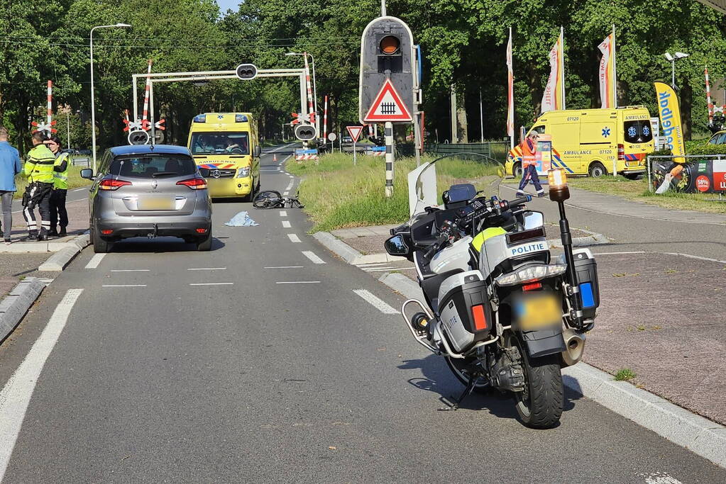 Fietser ernstig gewond na ongeval op oversteekplaats