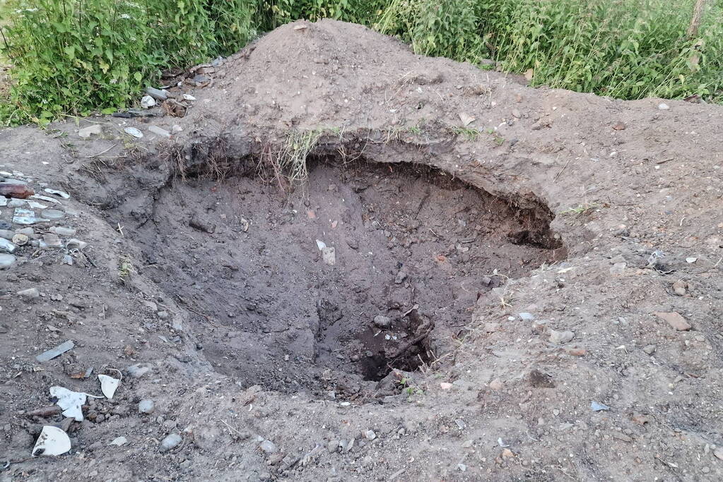Raadselachtig gat ontdekt langs dijk